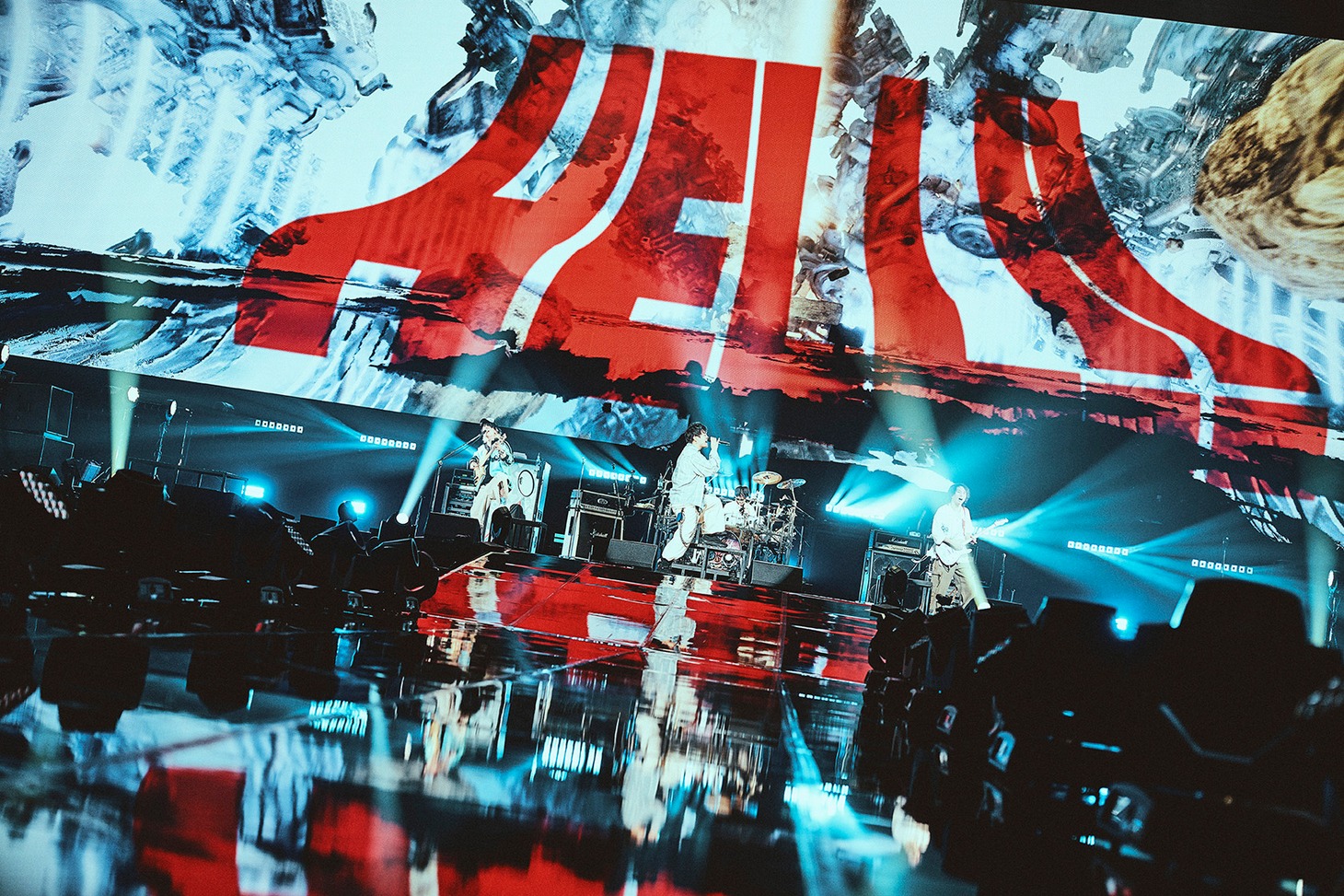 THE ORAL CIGARETTES（Photo by Ryotaro Kawashima）