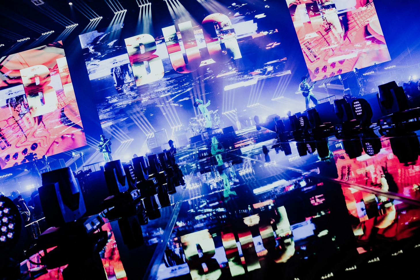 THE ORAL CIGARETTES（Photo by SHOTARO）