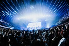 THE ORAL CIGARETTES「AlterGeist0000 ARENA TOUR 2025」最終公演の様子。（Photo by SHOTARO）