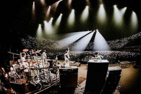 THE ORAL CIGARETTES「AlterGeist0000 ARENA TOUR 2025」最終公演の様子。（Photo by SHOTARO）