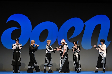 「aoen結成記念ブルーランウェイ」の様子。