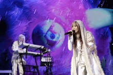 YOASOBI（撮影：YURI HASEGAWA）