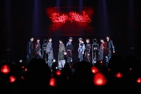 &TEAM。「Go in Blind（月狼）発売記念ショーケースより。©YX LABELS