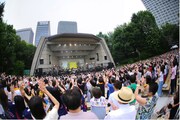 日比谷公園大音楽堂（日比谷野音）でのライブの様子。