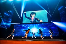 謎ノ美兎と戦いを繰り広げる月ノ美兎。