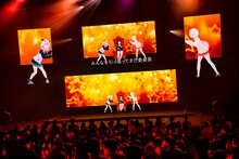 月ノ美兎「Paper Rabbit」の様子。