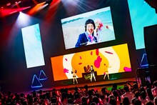 月ノ美兎「Paper Rabbit」の様子。