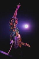 須藤優（B / TenTwenty）（Photo by Viola Kam [V'z Twinkle]）