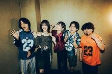 山本彩×ポルカドットスティングレイ（撮影：山川哲矢）