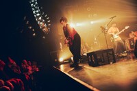 ポルカドットスティングレイのライブの様子。（撮影：山川哲矢）