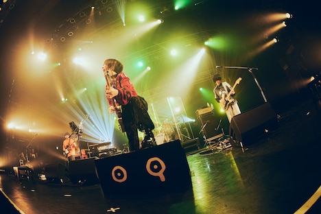 ポルカドットスティングレイのライブの様子。(撮影:山川哲矢)