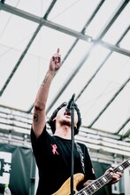 山本響（B, Vo / Maki）