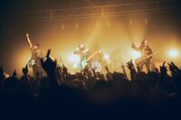 山本彩のライブの様子。（撮影：山川哲矢）