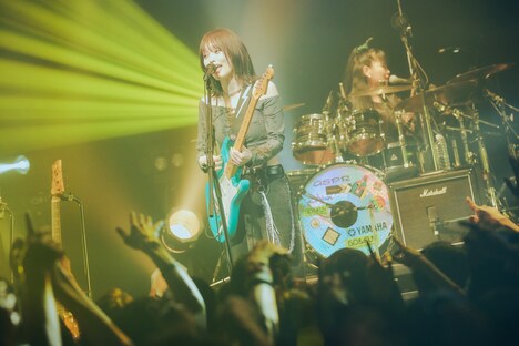 山本彩のライブの様子。(撮影:山川哲矢)