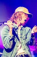 佐々木亮介（Vo, G）（Photo by Viola Kam [V'z Twinkle]）