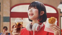 「コカ・コーラ」新CMより。