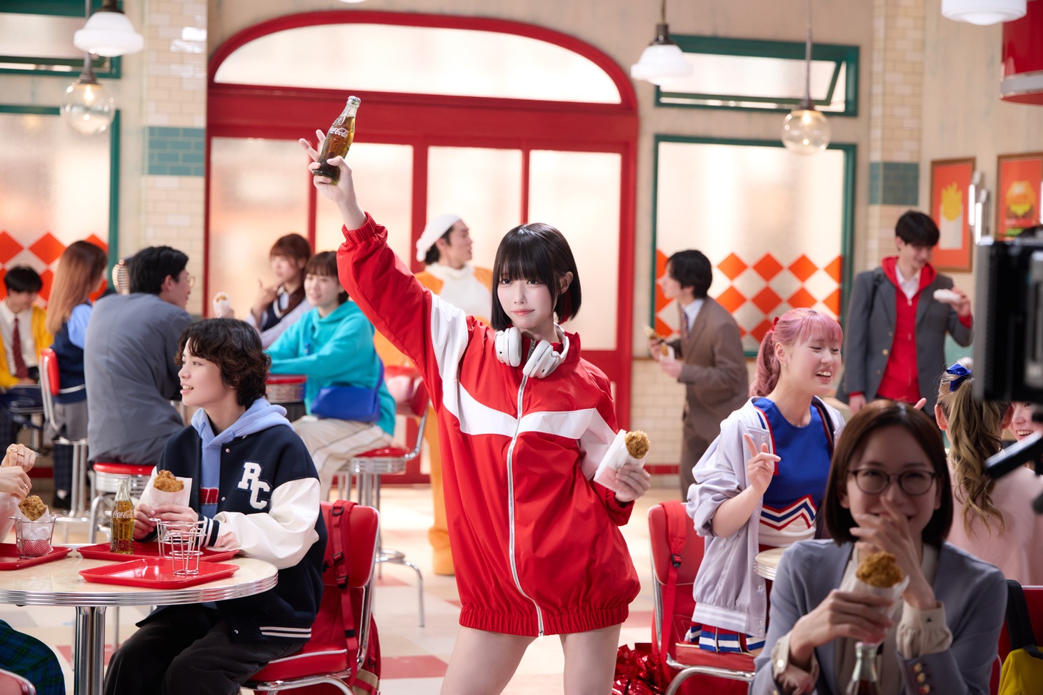 「コカ・コーラ」新CM撮影の様子。