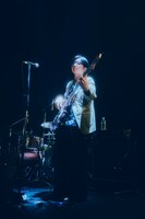 goetheの東京キネマ倶楽部公演から加藤拓人（B）。（撮影：山川哲矢）