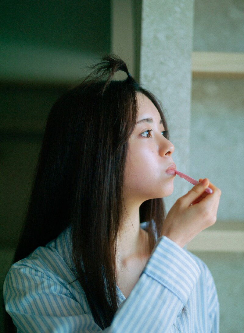 筒井あやめ（乃木坂46）1st写真集「感情の隙間」先行カット第8弾（撮影：細居幸次郎）