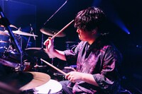 松浦匡希（Dr）（Photo by TAKAHIRO TAKINAMI）