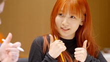 YOASOBIのikuraこと幾田りら。「Here, Tomorrow」メイキング映像より。
