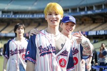 與那城奨と川西拓実。(c)LAPONE ENTERTAINMENT