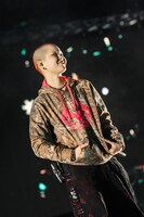 COCONA。「XG 1st WORLD TOUR “The first HOWL”」中南米公演より。