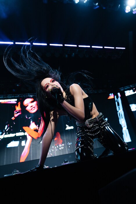 CHISA。「XG 1st WORLD TOUR “The first HOWL”」中南米公演より。