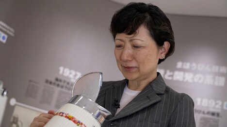 五十嵐久枝が出演する「『魔法瓶』ガラス職人たちの情熱が生んだ〈特産品〉（大阪 / 大阪府）」より。