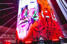 amazarashi「電脳演奏監視空間 ゴースト」の様子。