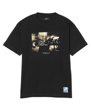 THE BLUE HEARTS
Gold Print T-Shirt