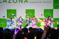 超ときめき♡宣伝部「世界でいちばんアイドル / ひみつのふふふ」リリース記念イベントの様子。