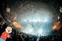 THE BACK HORNのライブを楽しむキニナル君。（撮影：橋本塁[SOUND SHOOTER]）