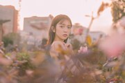 小泉遥香「小泉遥香ファースト写真集 はるのとなり。」より。