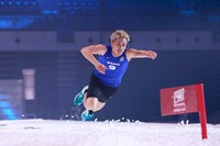 「ビーチフラッグス」の様子。©TBS