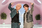 左からユウタ（NCT 127）、若井滉斗（Mrs. GREEN APPLE）。©テレビ朝日