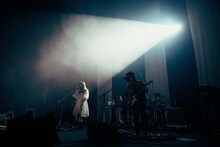 「Laura day romance oneman live 2025 wonderwall」東京公演の様子。（撮影：小杉歩）