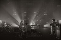 「Laura day romance oneman live 2025 wonderwall」東京公演の様子。（撮影：小杉歩）