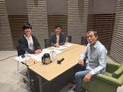 左から遠山大輔、垣花正、矢沢永吉。