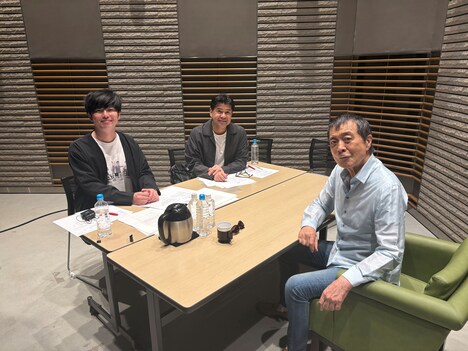 左から遠山大輔、垣花正、矢沢永吉。