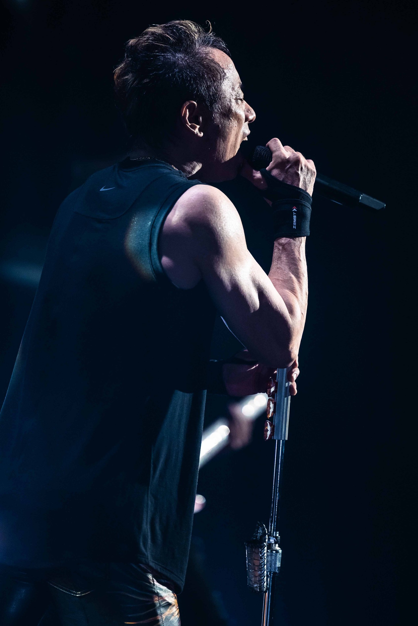 長渕剛（Photo by Hayato Ichihara）