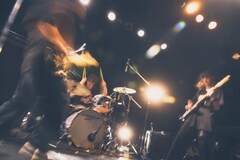 downt、研ぎ澄まされた音楽で生んだ熱狂と混沌