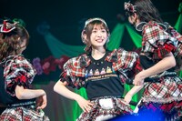 左から辻野かなみ、小泉遥香、坂井仁香。