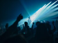 「Omoinotake One Man Tour "Pieces"」LINE CUBE SHIBUYA（渋谷公会堂）公演の様子。（Photo by Daikichi Motouchi）