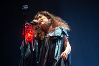 中納良恵（Vo）（撮影：仁礼博）