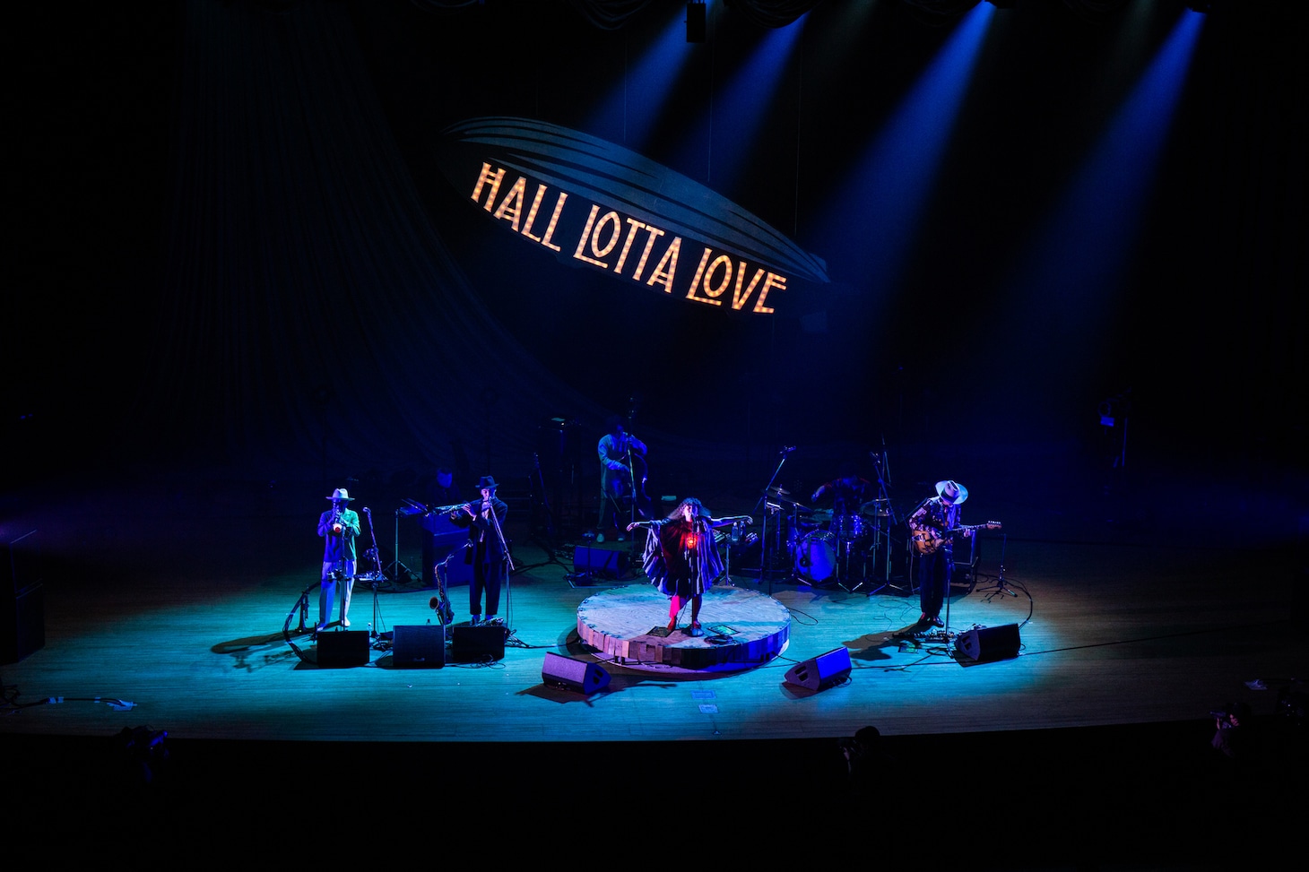 EGO-WRAPPIN'「HALL LOTTA LOVE ～ホールに溢れる愛を～」の様子。（撮影：仁礼博）