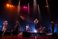 EGO-WRAPPIN'「HALL LOTTA LOVE ～ホールに溢れる愛を～」の様子。（撮影：仁礼博）