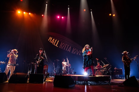 EGO-WRAPPIN'「HALL LOTTA LOVE ～ホールに溢れる愛を～」の様子。（撮影：仁礼博）