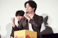 ボックスの中から質問シートを選ぶ際に「アタックチャンス」とボケる重岡大毅。