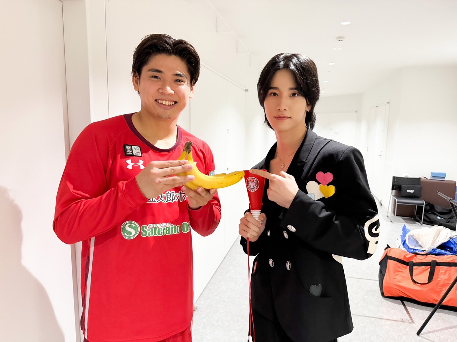 佐藤景瑚と原修太選手。©LAPONE ENTERTAINMENT
